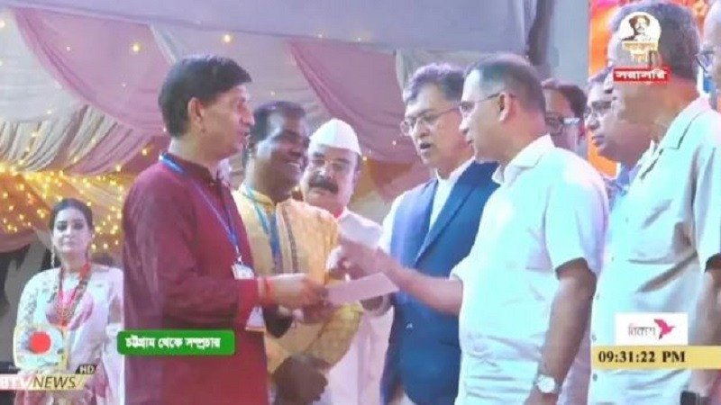 চট্রগ্রামে প্রধানমন্ত্রীর অনুষ্ঠানের সঞ্চালক আওয়ামী লীগ নেতা, উঠছে প্রশ্ন